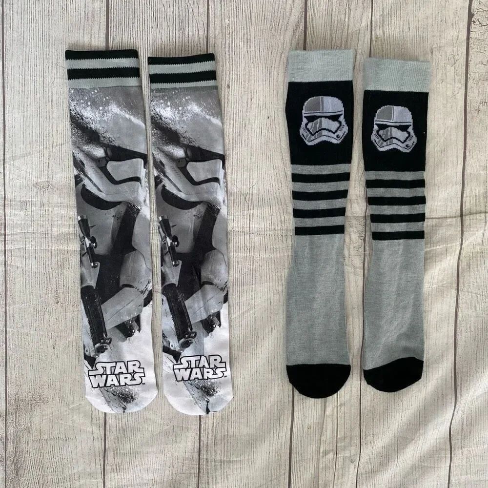 Star Wars 2 pair of socks one size new without tags